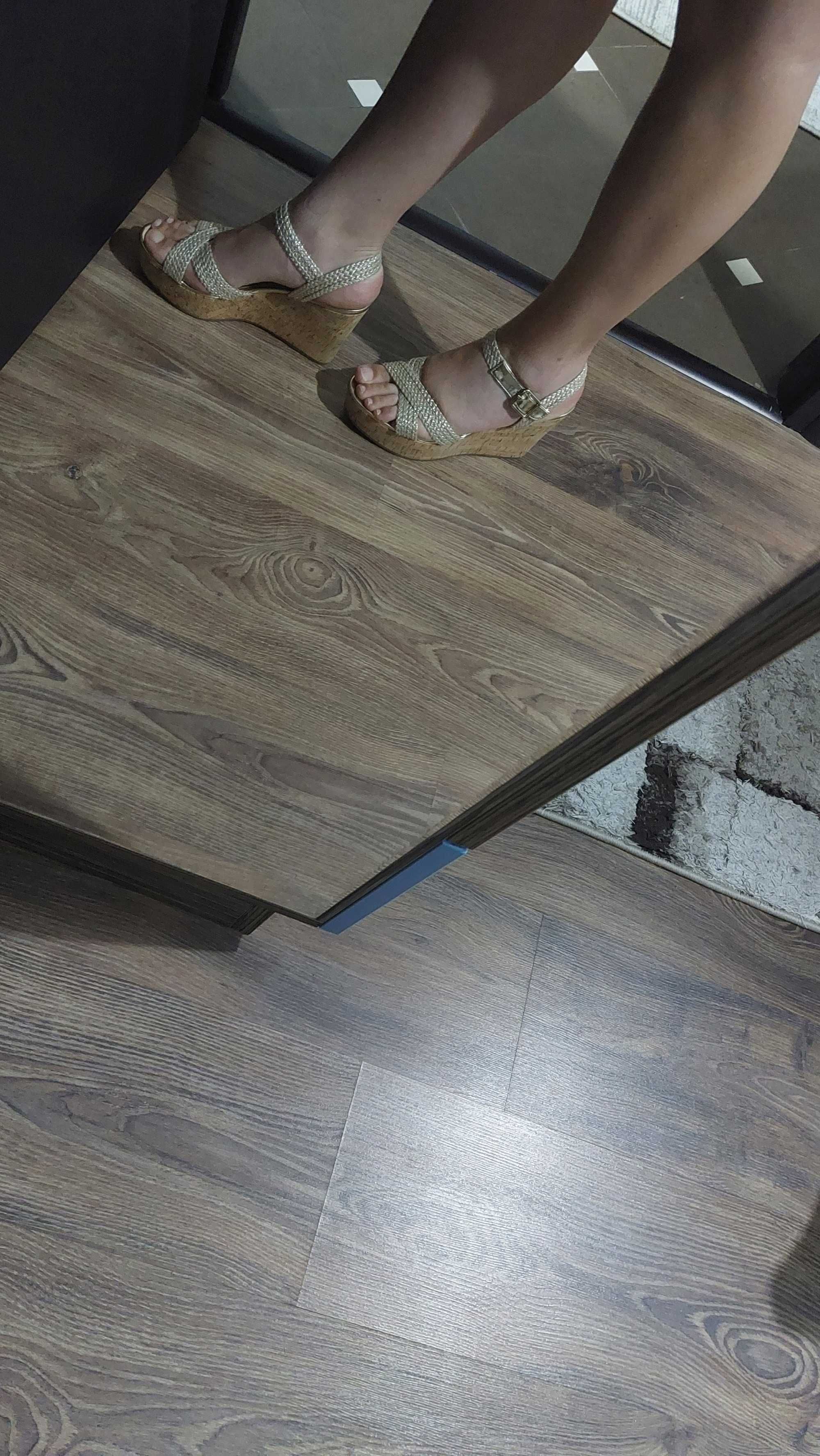 Sandale nr 39 foarte usoare si comozi in stare perfecta