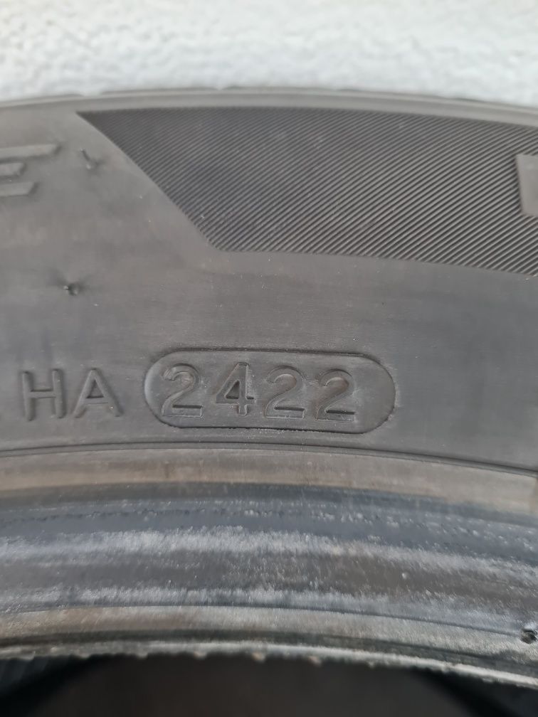 Зимни гуми 2 броя HANKOOK Winter Icept Evo2 205 55 R17 дот 2422
