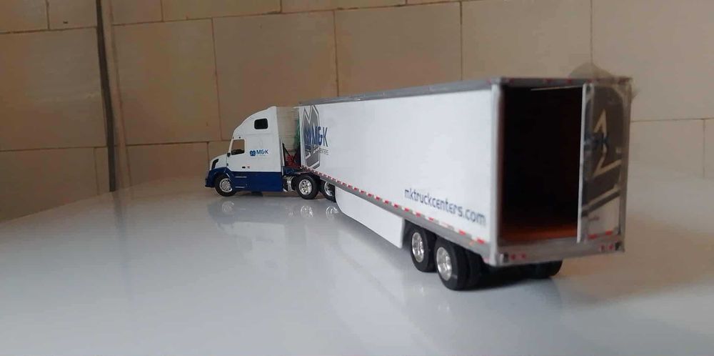 Метален и тежък камион Die-Cast 1/64