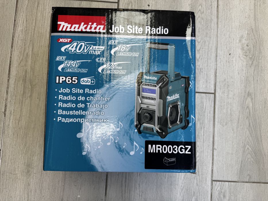 Makita MR003GZ job Site Radio