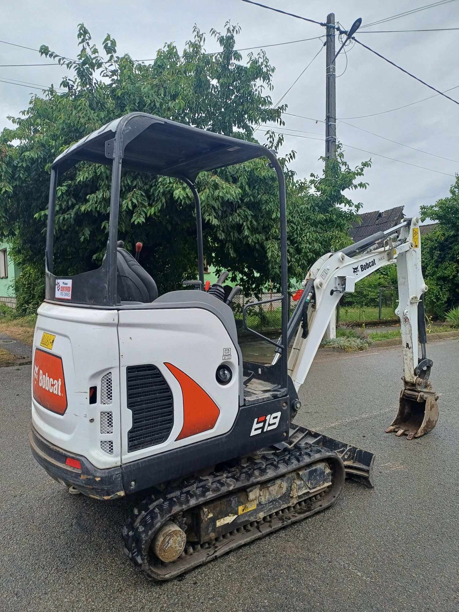 Miniexcavator bobcat e19