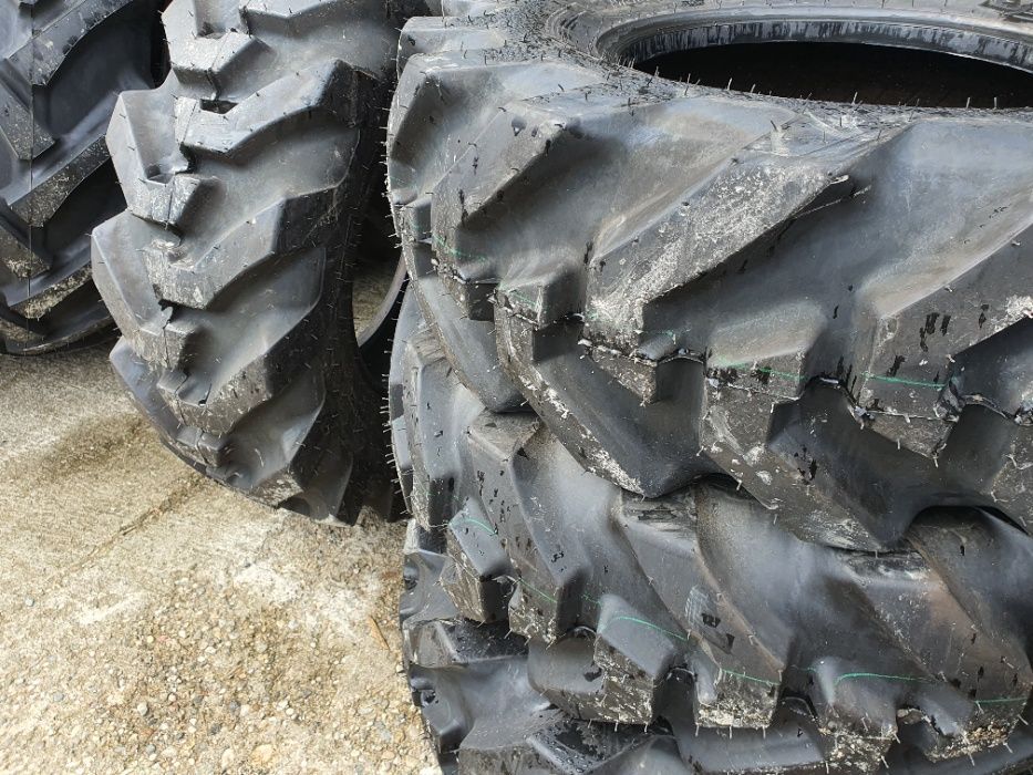 12.5/80-18 Anvelope noi pentru buldo pe fata Komatsu de la BKT RXYT