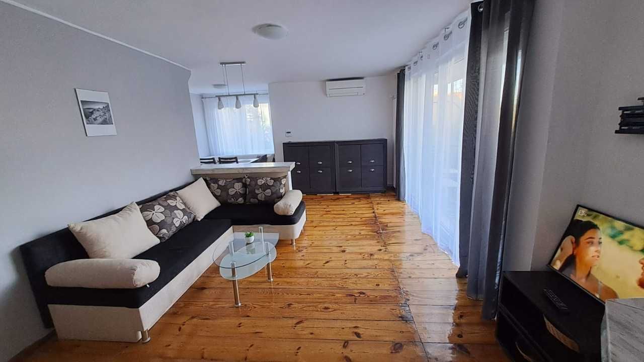 Дава се под наем Къща в София, Горна баня - 150 кв.м за 1428 € - Снимка #1