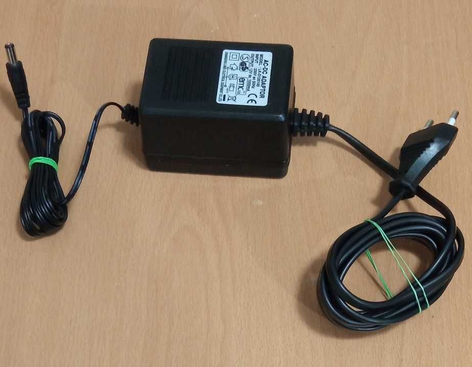 Vand Alimentator AC DC Adaptor,model LK-D120100 12v 1000mA