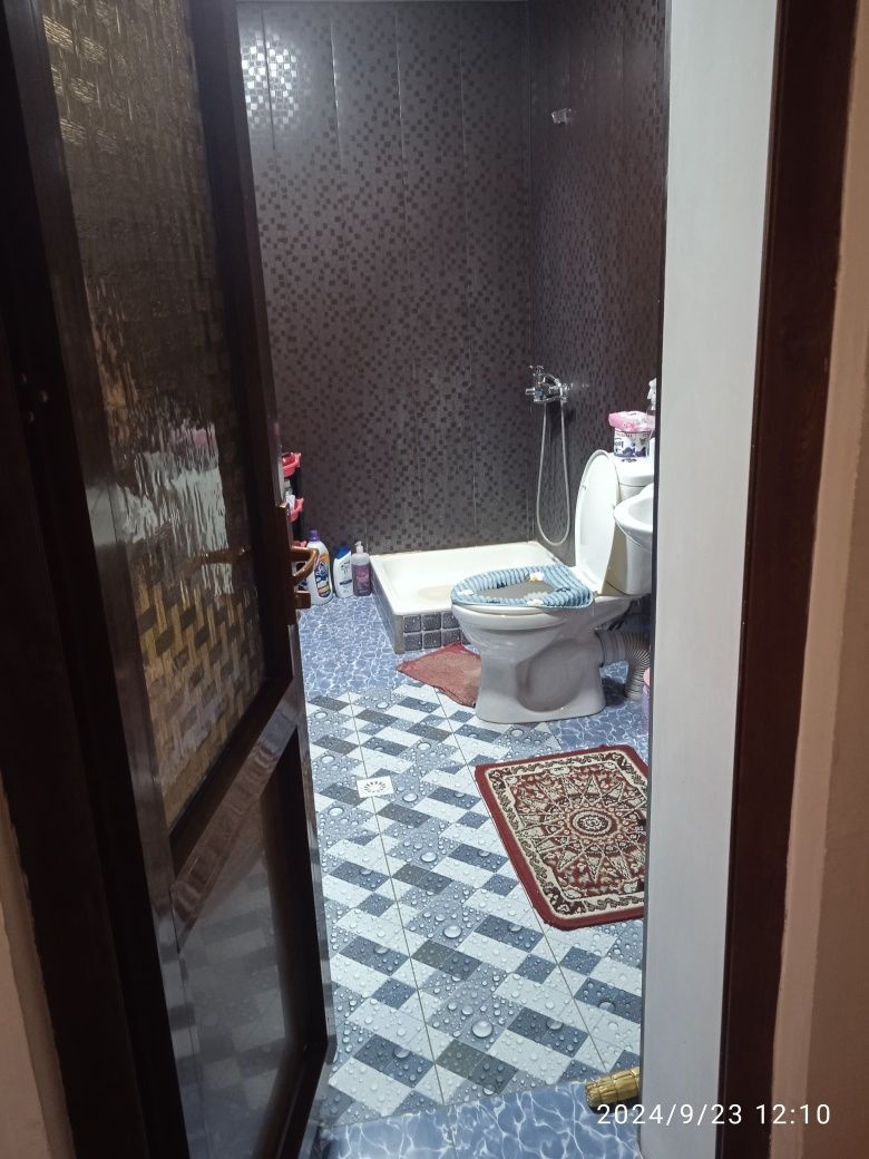 Дом сотилади нарсаси билан