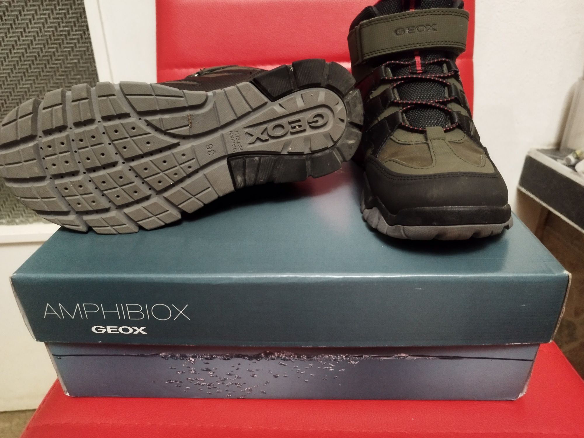 Туристически обувки Geox Montrack