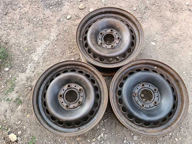 Продам оригинальные металлические диски на BMW 3