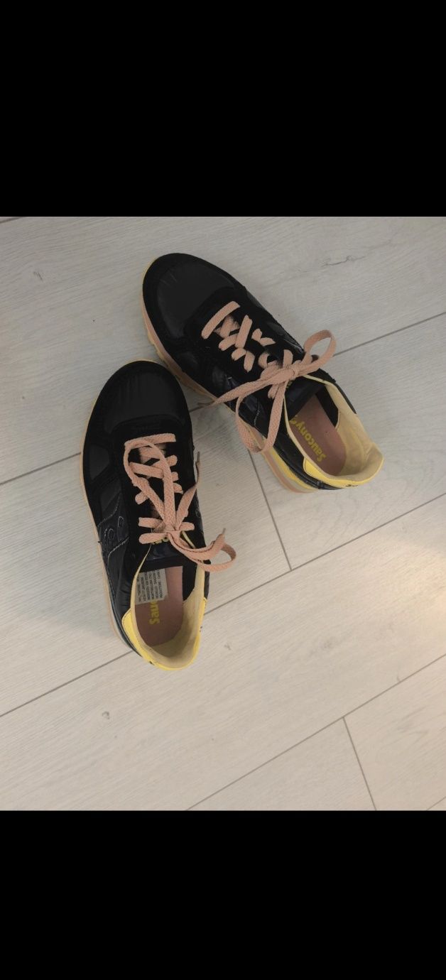 Adidasi Saucony 37,5, de fapt sunt un 36 (23cm talpa interioara)