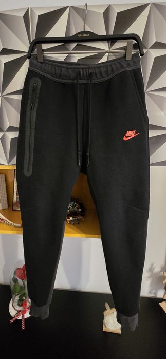 Panatloni Nike Tech, S