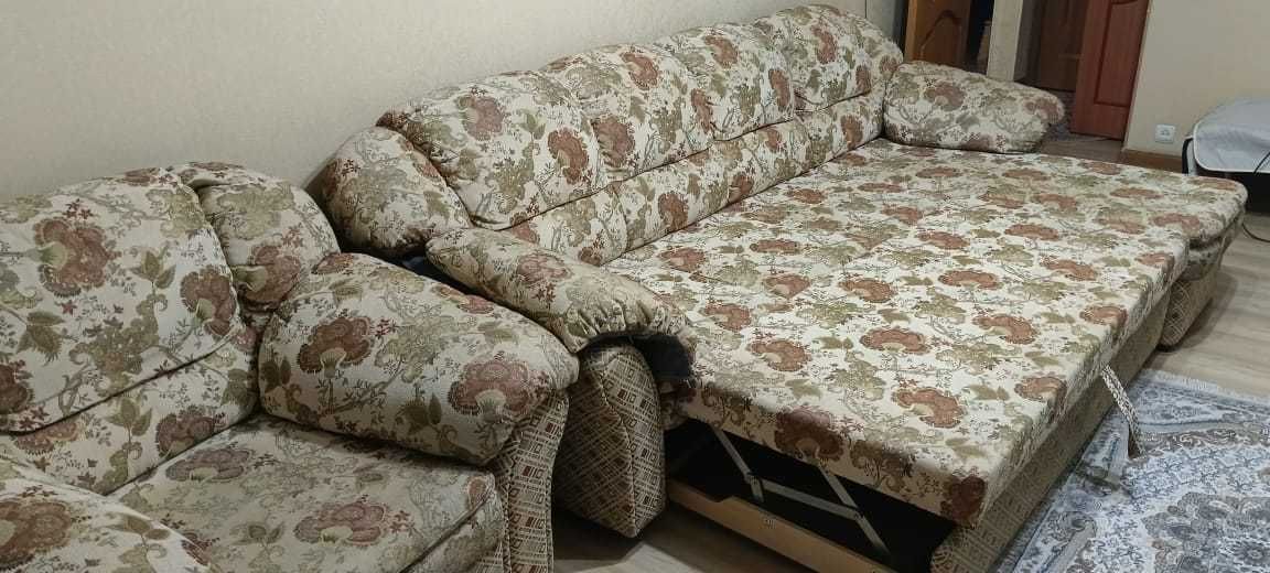 Продам раскладной диван с креслом