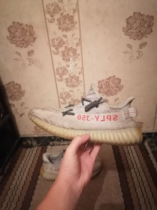 Продавам Yezzy 350 blue tint