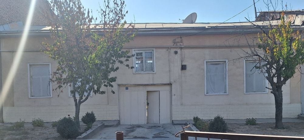 Урикзор  6 сотик  5  хона  240000