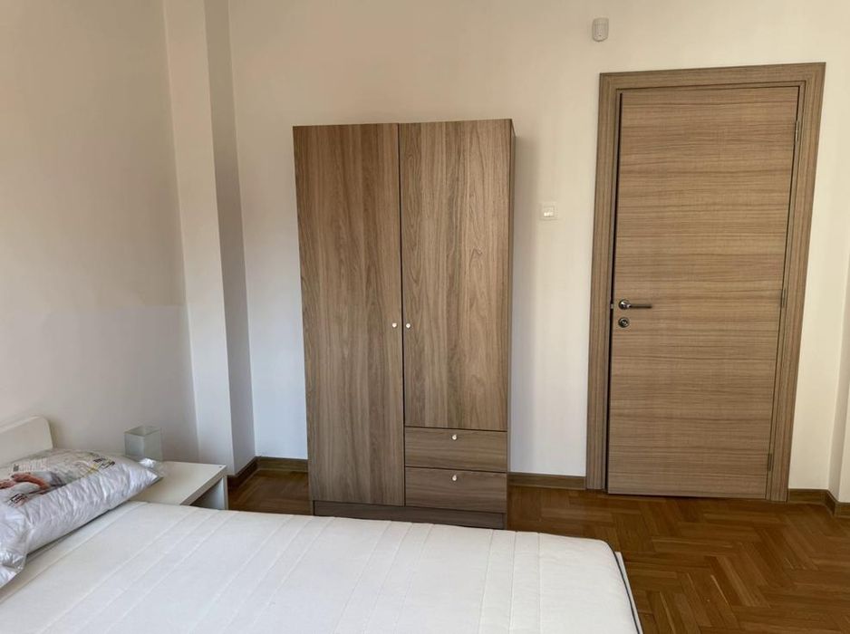 Дава се под наем Тристаен апартамент в София, Център - 95 кв.м за 925 € - Снимка #8