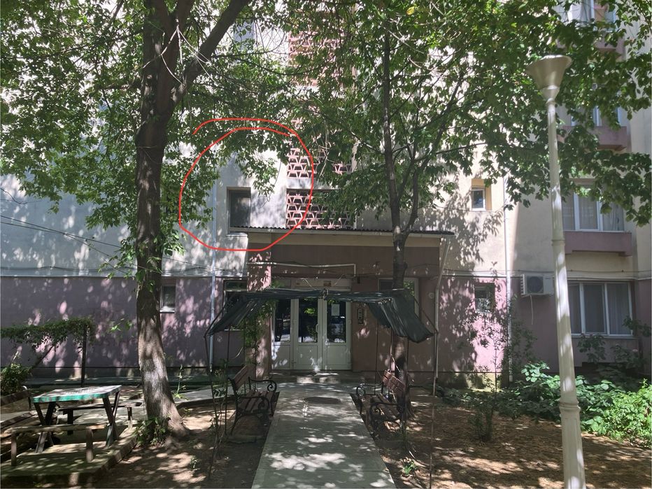 Vand apartament 3 camere decomandat et 1