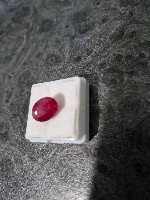 Рубин натуралний