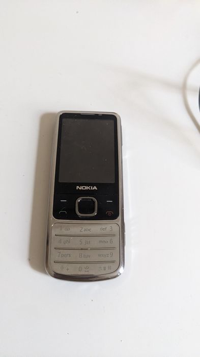 Nokia 6700 yaxshi xolatda