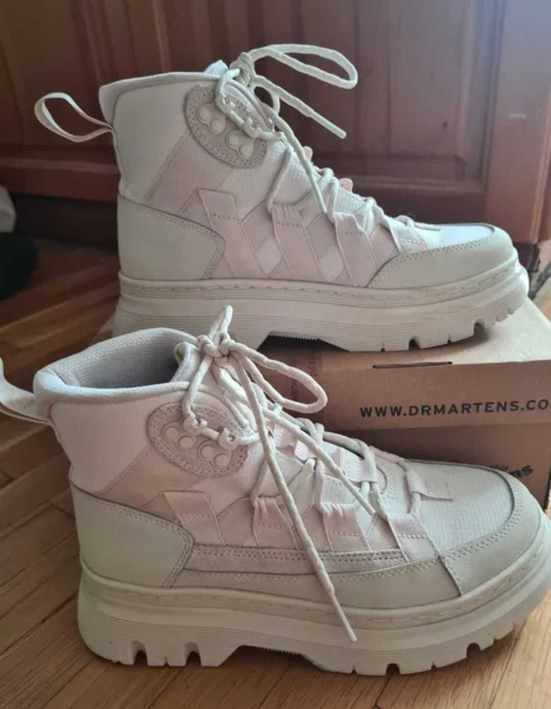 Обувки DR. Martens