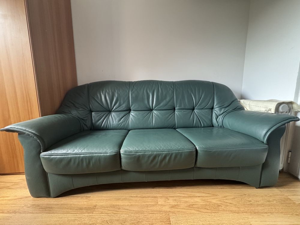 Canapea din piele naturală verde – 3 locuri, confortabilă, stare bună