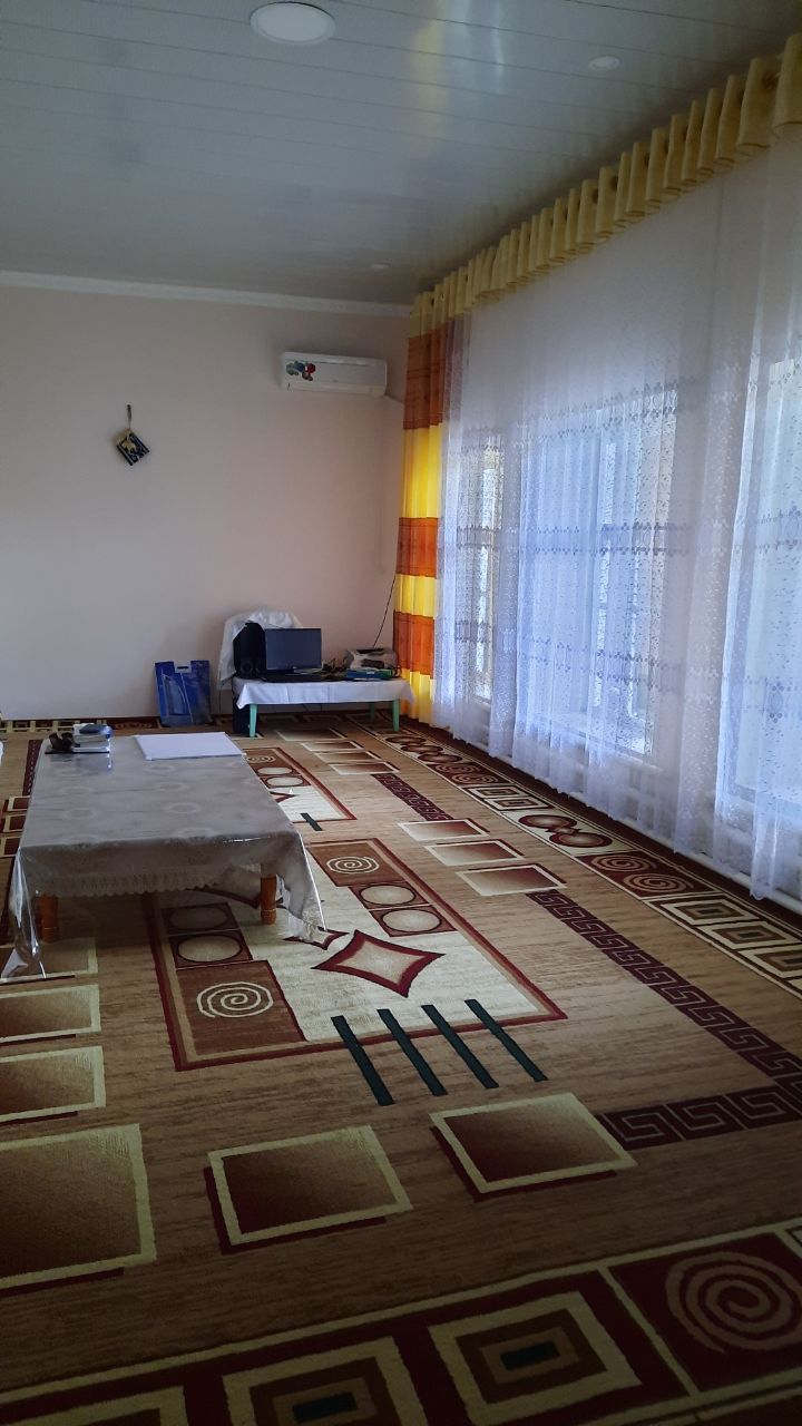 Navoiy shaharda hovli sotiladi