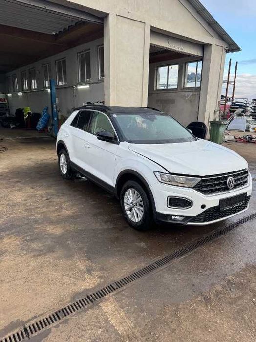 Bara fata Volkswagen T-Roc 2020 SUV 999
