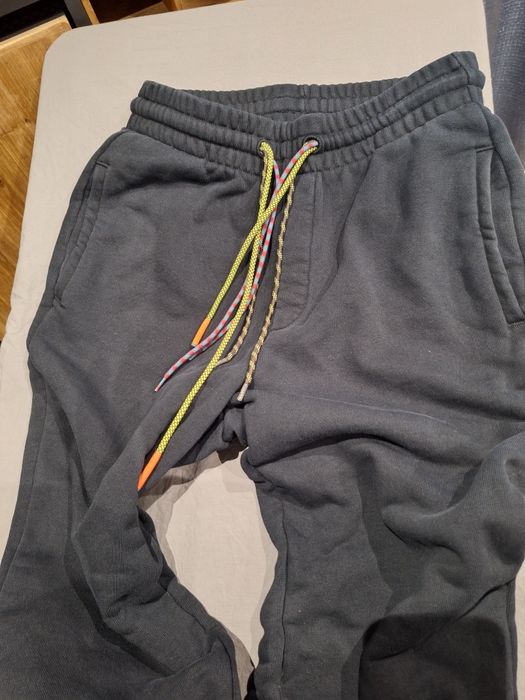 Продавам спортно памучно долнище Ambush ,размер М