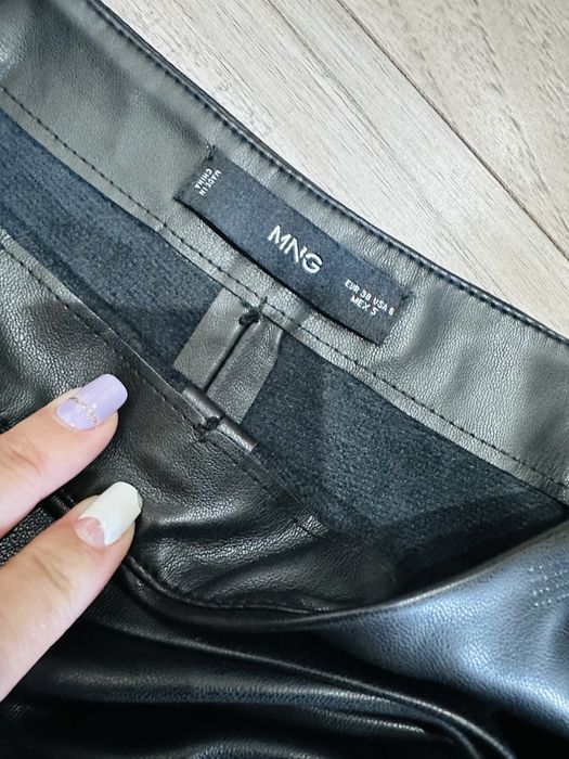 Дамска пола-панталон Mango