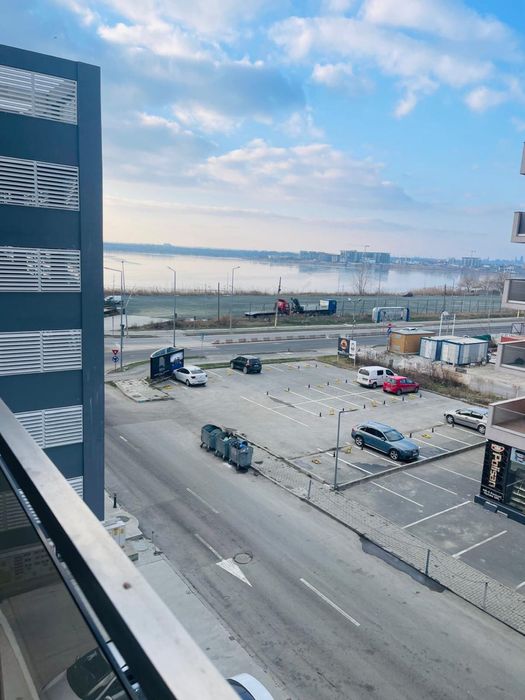 De vanzare apartament 2 camere strada lotus langa cluburi