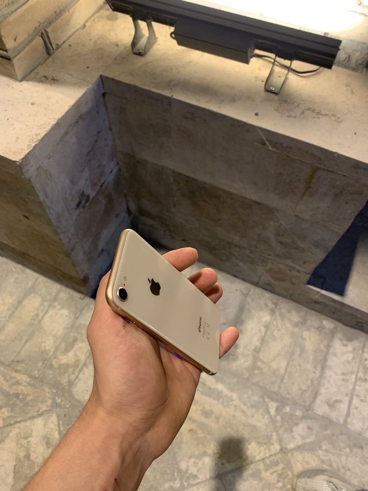 Iphone 8 sotiladi