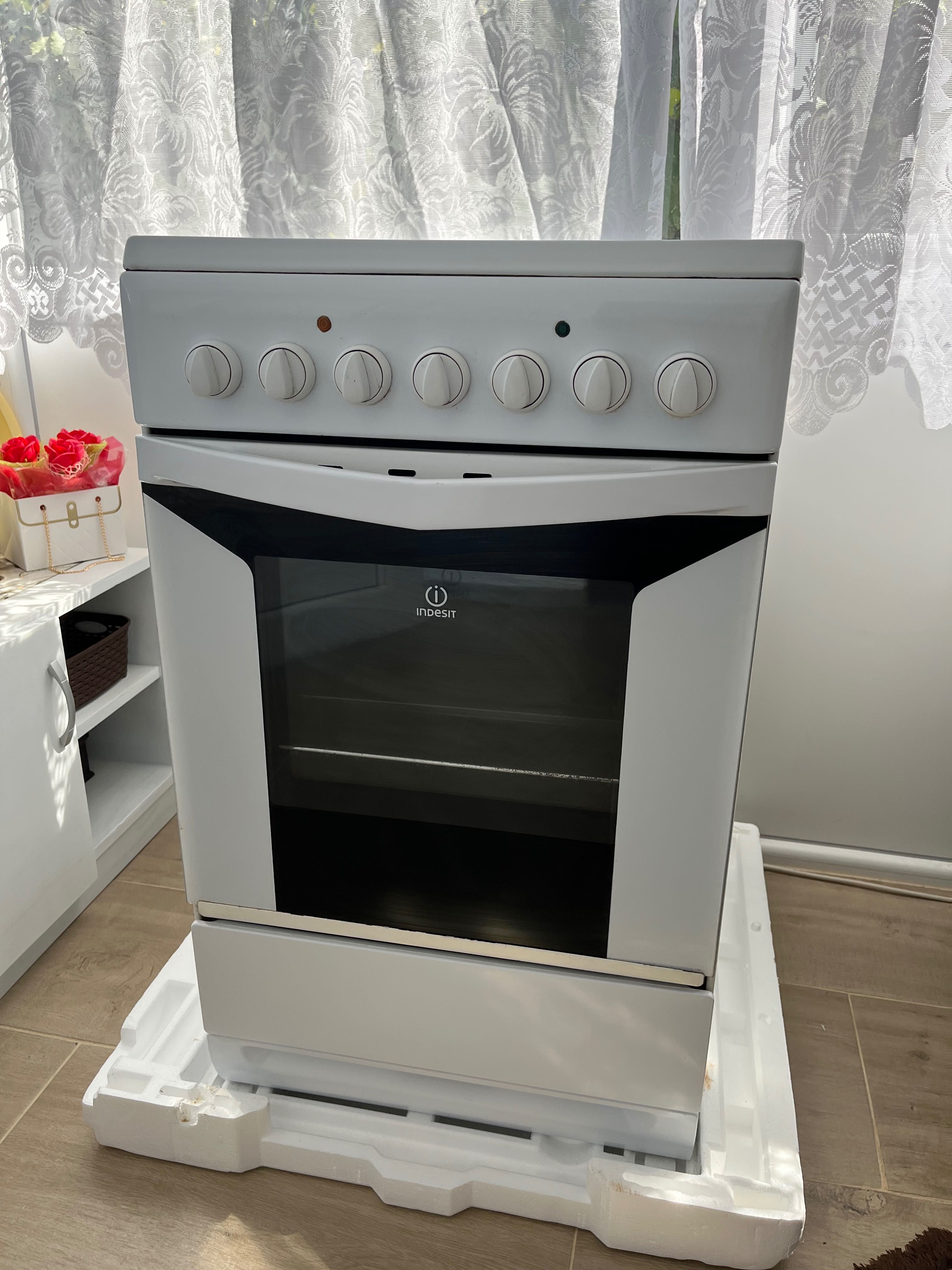 Готварска печка Indesit
