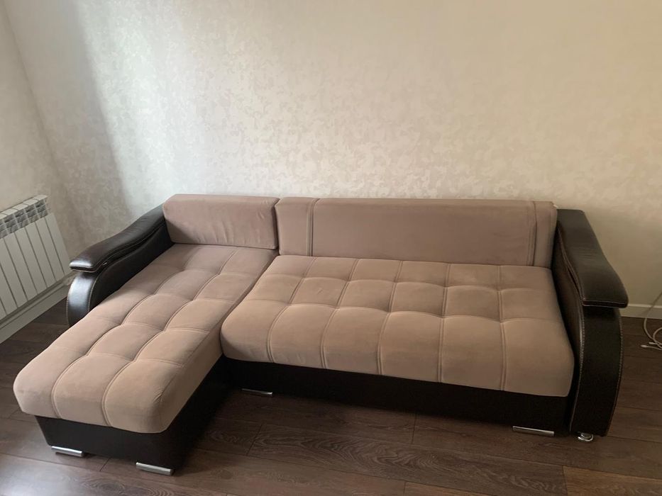 Продам диван с одним углом !