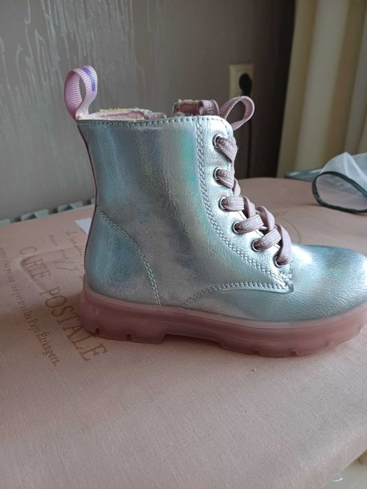 Продам ботинки детские