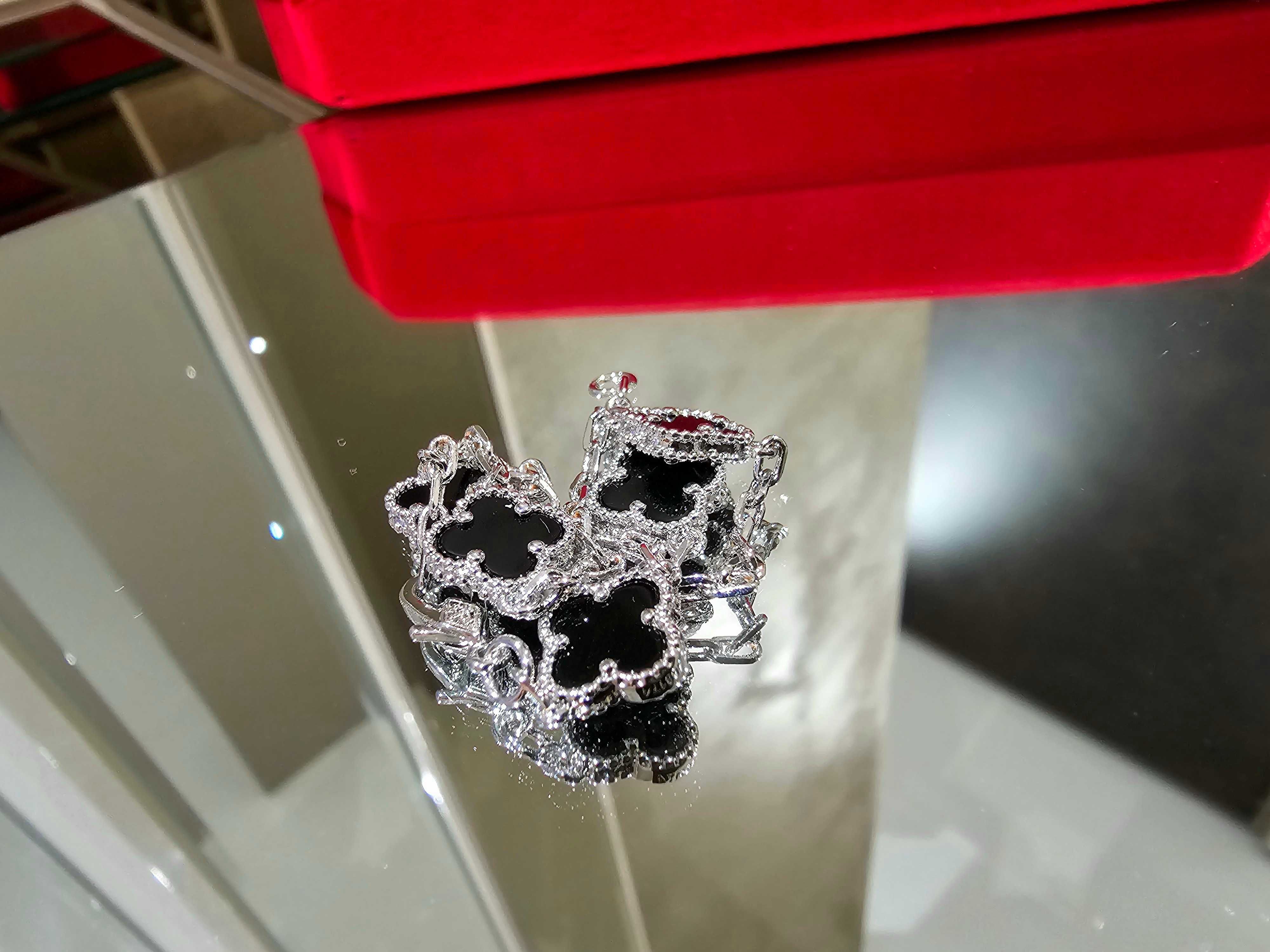 Van Cleef & Arpels VCA Silver Onyx 5 Sweet Alhambra Дамска Гривна