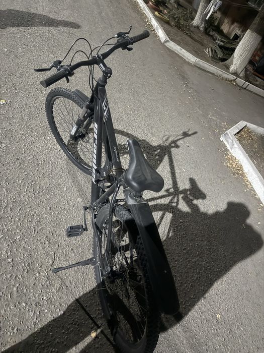 Продам велик новый только минус пидаль