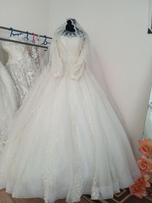 Hamyonbop arzon to'y liboslari sotiladi ijaraga ham beriladi