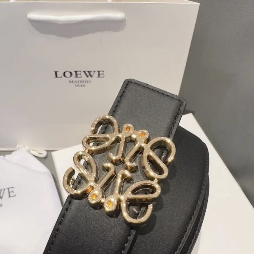LOEWE оригинален колан