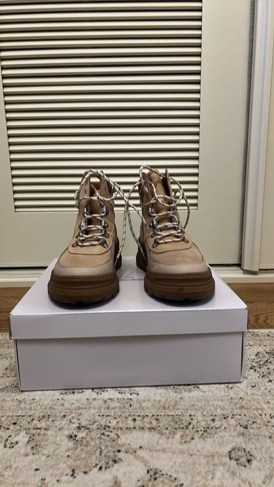 Уникални кожени боти &other stories