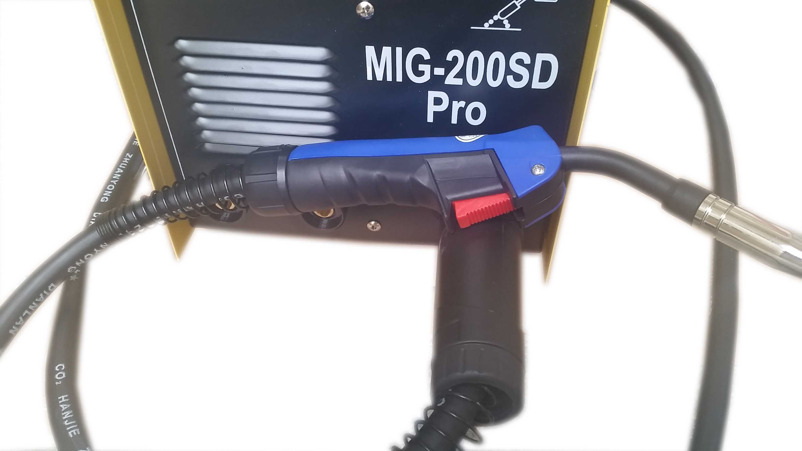MIG-MMA 200A SD PRO 2в1 Електрожен и СО2 телоподаващ апарат