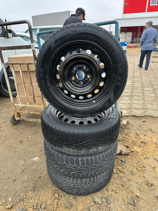 зимние шины 205/60/R16