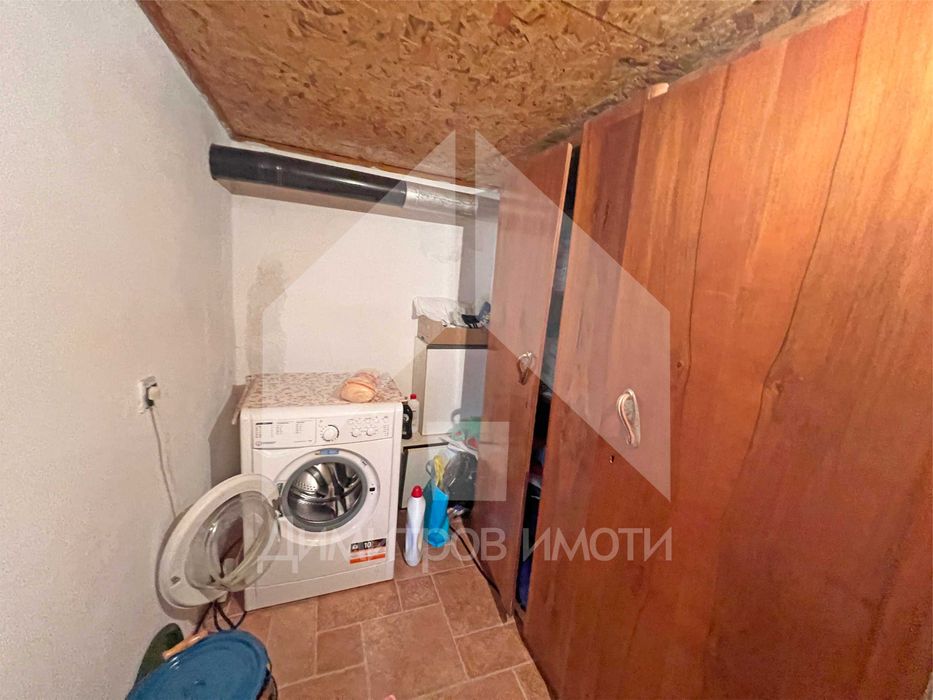 Продава едноетажна, тухлена къща в с. Писарево (обл. Шумен). ТОП имот!