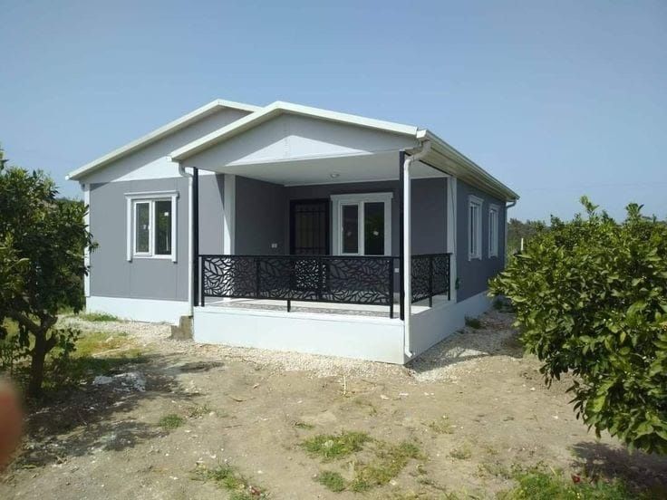 Casă modulară tip container, modernă și funcțională. Construcție solid