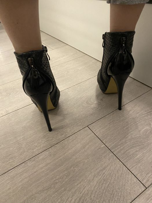 Черни боти с ток от еко кожа