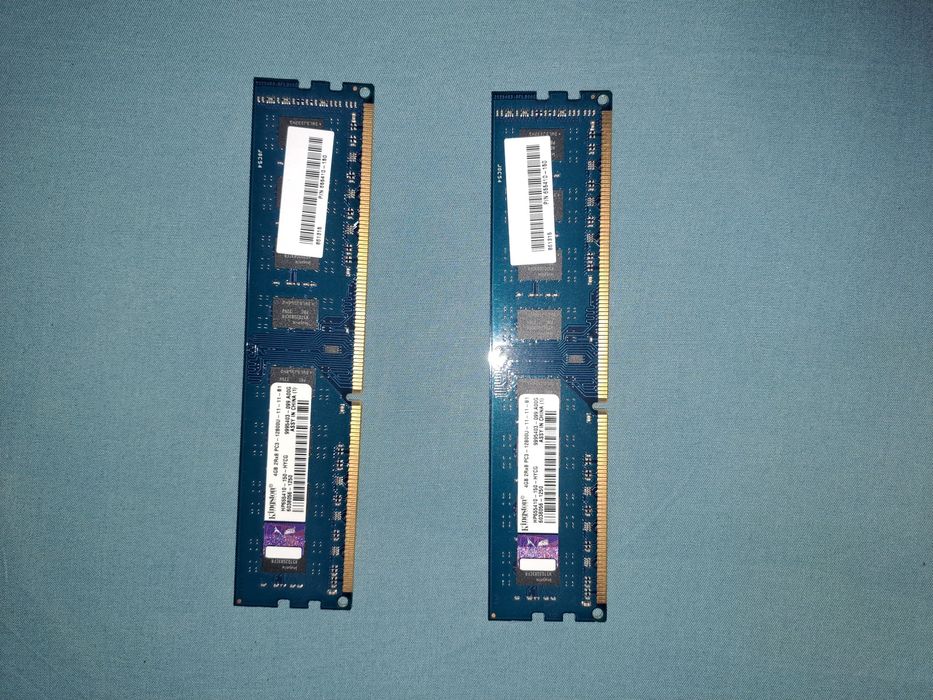 Vand 2x stick-uri 4gb ddr3 de pc