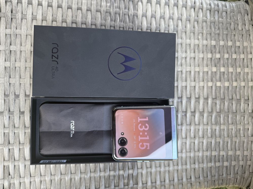 Motorola Raze 40 ultra 5G 8+256GB