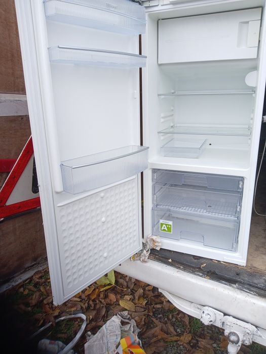 Frigider plus congelator congelator