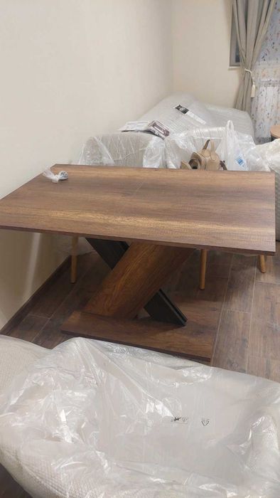 Комплект  сгъваема трапезна маса с 4 стола /чисто нови/