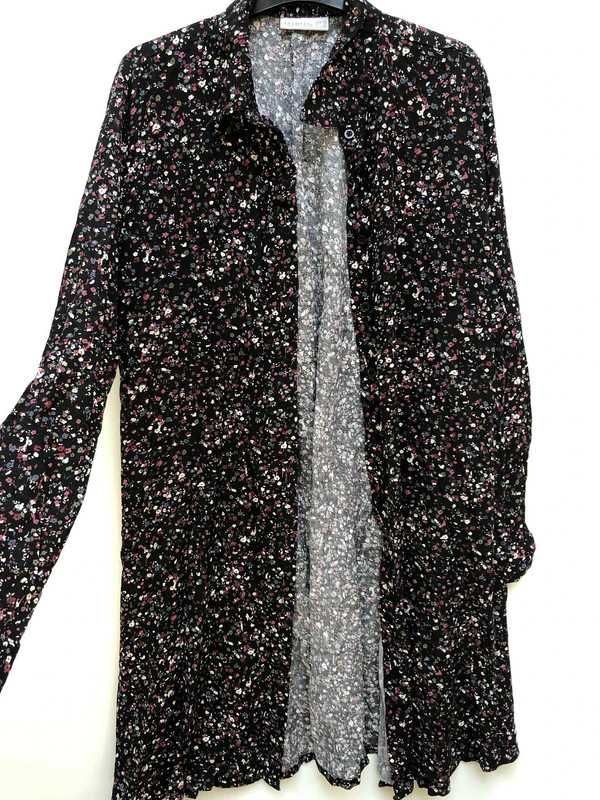 Camasi dama L , modele variate – 25 lei bucata