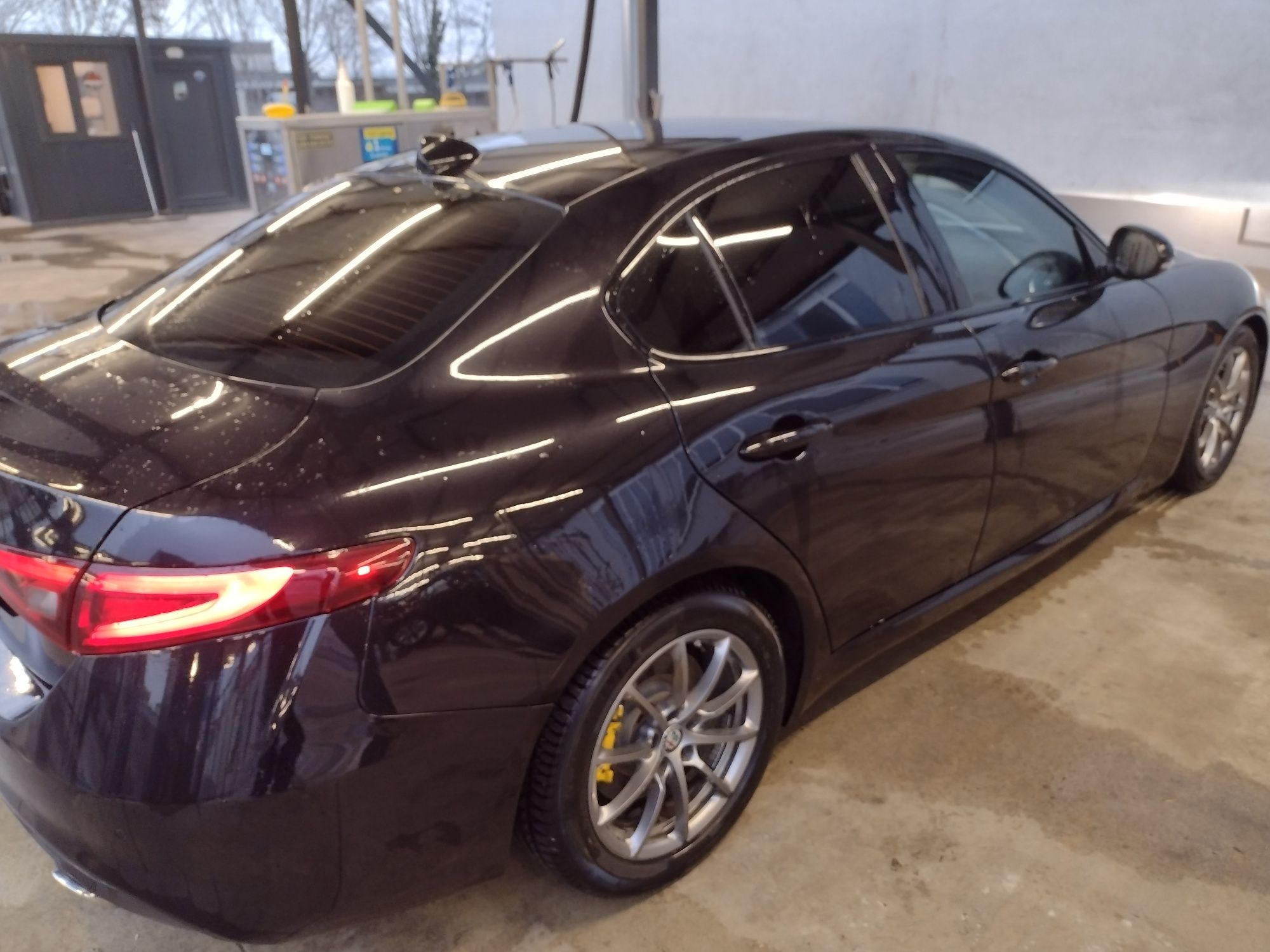 Топ състояние Alfa Romeo Giulia 2.0 Ti