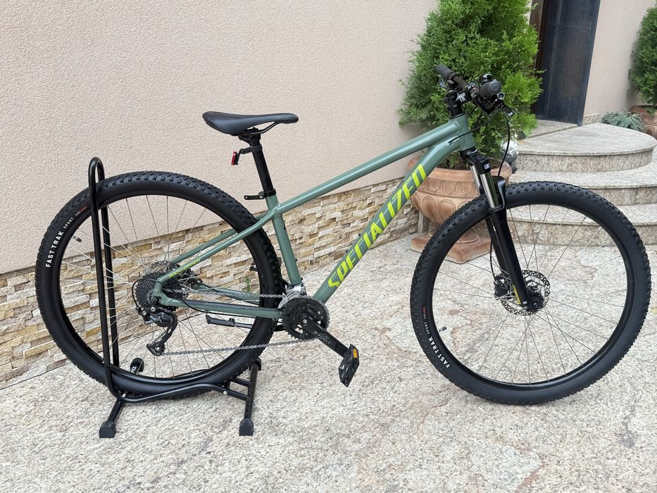 Specialized Rockhopper M размер 29 цола 2х9 скорости Altus
