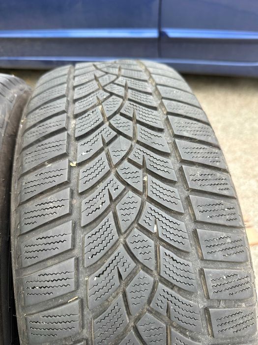 2бр. зимни гуми 215/60/16 Goodyear