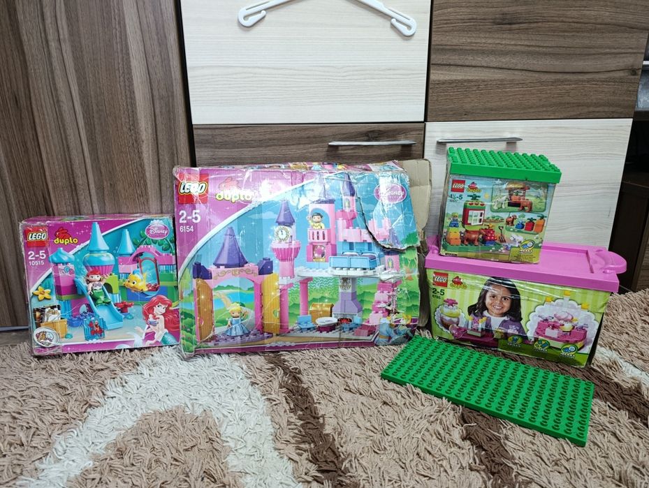 Конструкторы Lego Duplo.